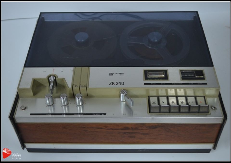Magnetofon szpulowy ZK-240.